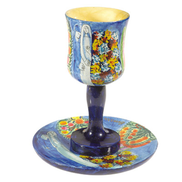 תמונה של גביע קידוש + תחתית - ציור יד על עץ - חתן וכלה - CU-8 | יאיר עמנואל